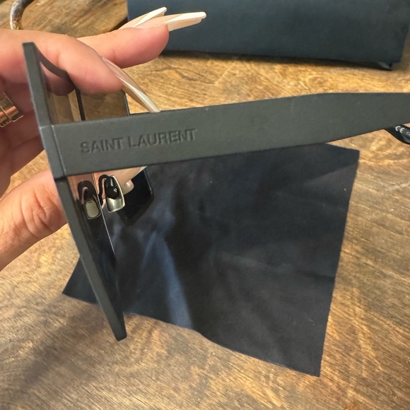 Ysl sunglasses - Picture 4 of 6